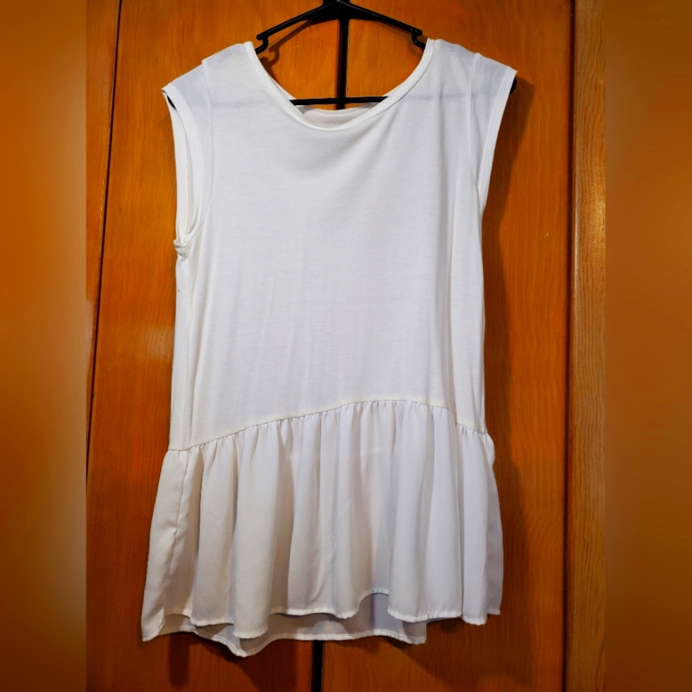 Loft outlet, women's, size xs, ruffle bottom, Tshirt